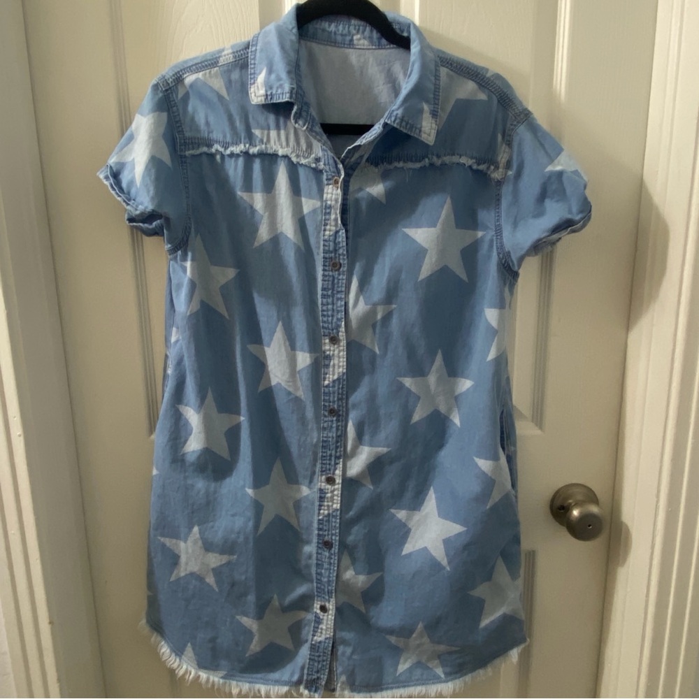 Blue and White Star Patterned Short Sleeve Shirt